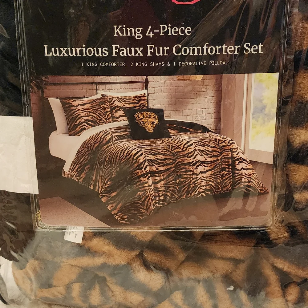 Ed Hardy King 4Piece Luxurious Leopard Print Faux Fur comforter set new